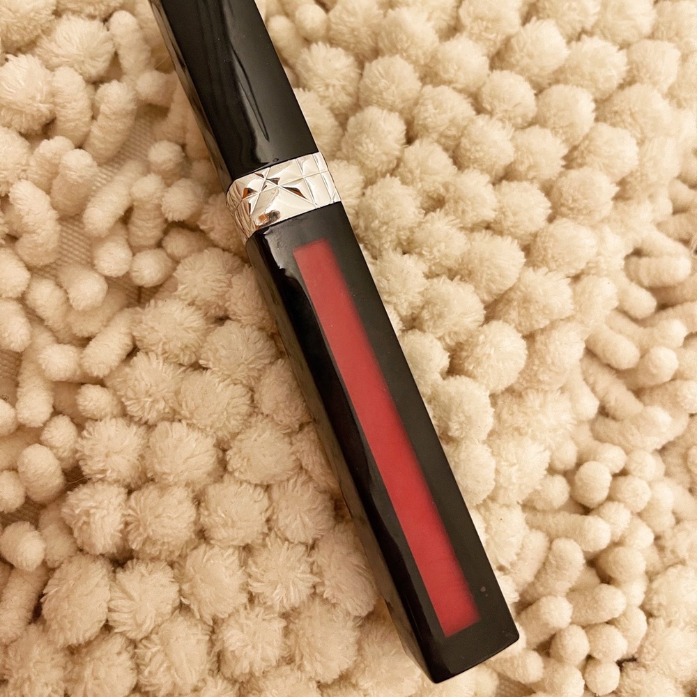 Dior liquid  mate lip stain （＃999）

The most famous color from Dior
